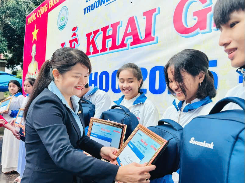 Sacombank “Ươm mầm cho những ước mơ” – Chung tay vun đắp thế hệ trẻ- Ảnh 2.
