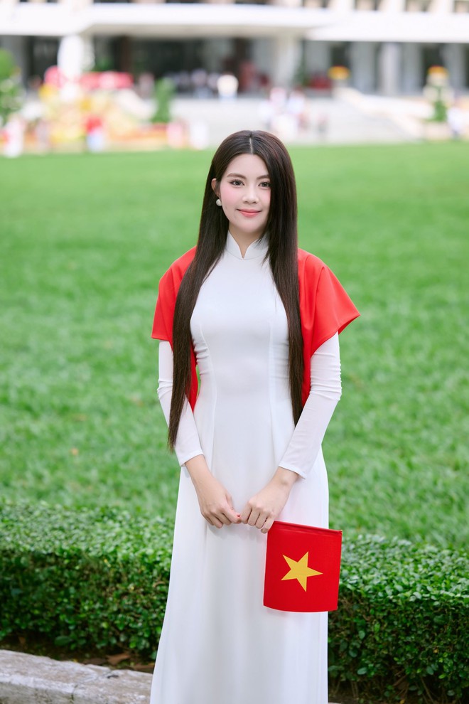 Ái nữ MC Quyền Linh khoe chân dài, dáng xinh, diện đồ bóng rổ rộng thùng thình vẫn xinh bất chấp- Ảnh 5. Ái nữ MC Quyền Linh khoe chân dài, dáng xinh, diện đồ bóng rổ rộng thùng thình vẫn xinh bất chấp- Ảnh 5.