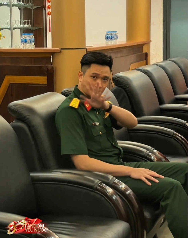 “Chiến thuật không vẫy tay, không vuốt tóc” của Lê Hoàng Hiệp- Ảnh 4. “Chiến thuật không vẫy tay, không vuốt tóc” của Lê Hoàng Hiệp- Ảnh 4.