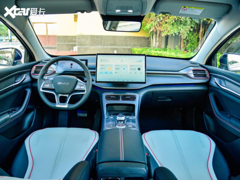 Lộ ảnh BYD 05 tại Việt Nam: Sedan cỡ C dùng động cơ plug-in hybrid, chạy 120km không cần xăng- Ảnh 8. Lộ ảnh BYD 05 tại Việt Nam: Sedan cỡ C dùng động cơ plug-in hybrid, chạy 120km không cần xăng- Ảnh 8.