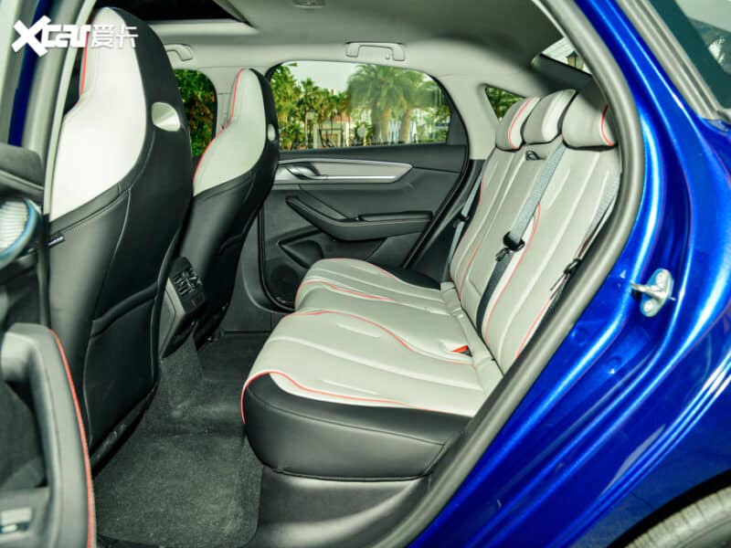 Lộ ảnh BYD 05 tại Việt Nam: Sedan cỡ C dùng động cơ plug-in hybrid, chạy 120km không cần xăng- Ảnh 11. Lộ ảnh BYD 05 tại Việt Nam: Sedan cỡ C dùng động cơ plug-in hybrid, chạy 120km không cần xăng- Ảnh 11.