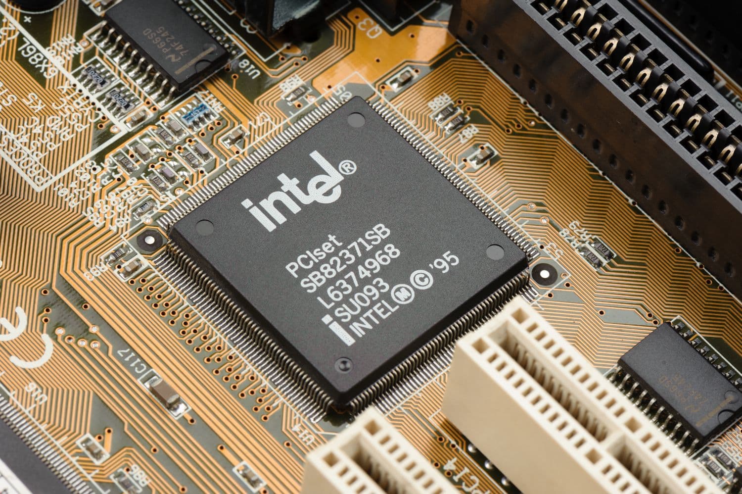 256.000 chip Intel sắp được phát miễn phí, nhưng không phải ai cũng dùng được- Ảnh 1.