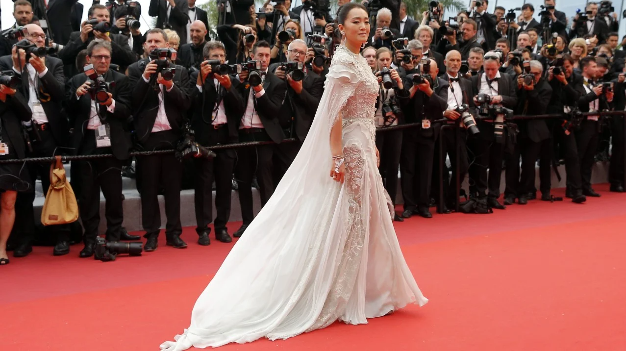 Trần đời có nữ diễn viên từng suýt trượt ĐH vì... hàm răng, mang danh "tiểu tam" nhưng cả showbiz không ai dám cãi nửa lời- Ảnh 3.