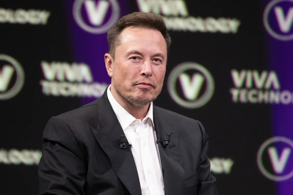 Có điều gì đặc biệt trong gói lương thưởng 1.000 tỷ USD Tesla đề xuất cho CEO Elon Musk?- Ảnh 2. Có điều gì đặc biệt trong gói lương thưởng 1.000 tỷ USD Tesla đề xuất cho CEO Elon Musk?- Ảnh 2.