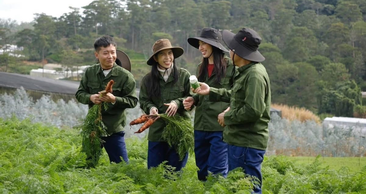 Ý tưởng kẹo KERA là món quà Lê Thành Công tặng Hoa hậu Thùy Tiên- Ảnh 2. Ý tưởng kẹo KERA là món quà Lê Thành Công tặng Hoa hậu Thùy Tiên- Ảnh 2.