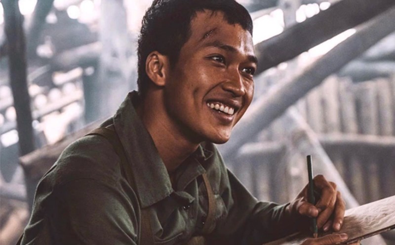 Hoá ra vai chính Mưa Đỏ suýt về tay nam diễn viên này, biết danh tính ai cũng đồng tình “đạo diễn sáng suốt quá”- Ảnh 4. Hoá ra vai chính Mưa Đỏ suýt về tay nam diễn viên này, biết danh tính ai cũng đồng tình “đạo diễn sáng suốt quá”- Ảnh 4.