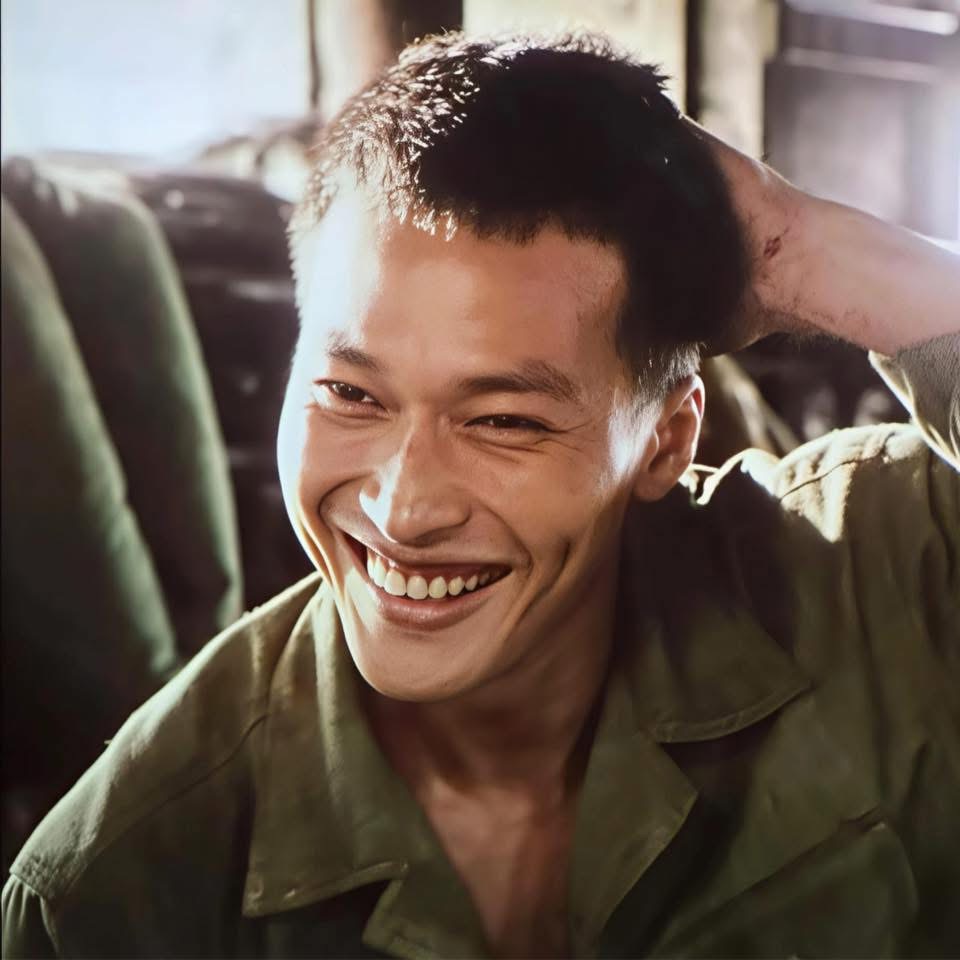 Hoá ra vai chính Mưa Đỏ suýt về tay nam diễn viên này, biết danh tính ai cũng đồng tình “đạo diễn sáng suốt quá”- Ảnh 5. Hoá ra vai chính Mưa Đỏ suýt về tay nam diễn viên này, biết danh tính ai cũng đồng tình “đạo diễn sáng suốt quá”- Ảnh 5.