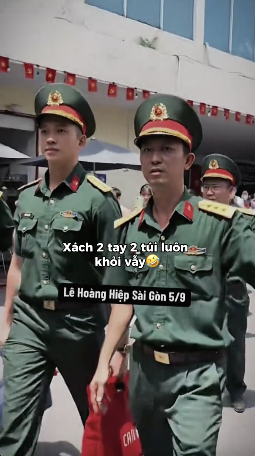 “Chiến thuật không vẫy tay, không vuốt tóc” của Lê Hoàng Hiệp- Ảnh 2. “Chiến thuật không vẫy tay, không vuốt tóc” của Lê Hoàng Hiệp- Ảnh 2.