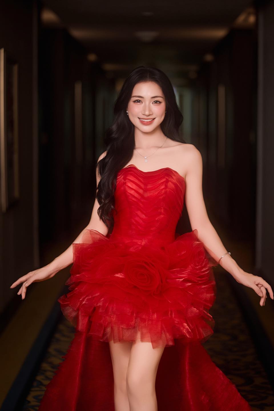 Hòa Minzy lộ ảnh quá khứ thừa cân: Đây là thực đơn giảm cân nữ ca sĩ áp dụng để sắc vóc vạn người mê, collagen được giữ trọn- Ảnh 2. Hòa Minzy lộ ảnh quá khứ thừa cân: Đây là thực đơn giảm cân nữ ca sĩ áp dụng để sắc vóc vạn người mê, collagen được giữ trọn- Ảnh 2.