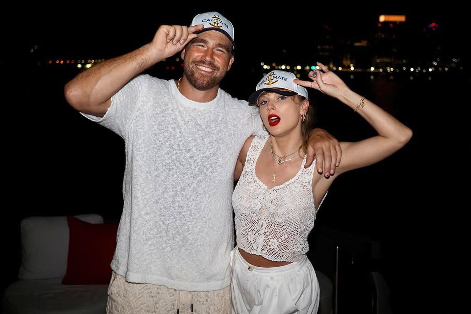Travis Kelce lộ diện sau lời cầu hôn triệu đô, bảnh thế này bảo sao Taylor Swift mê mệt!- Ảnh 4. Travis Kelce lộ diện sau lời cầu hôn triệu đô, bảnh thế này bảo sao Taylor Swift mê mệt!- Ảnh 4.