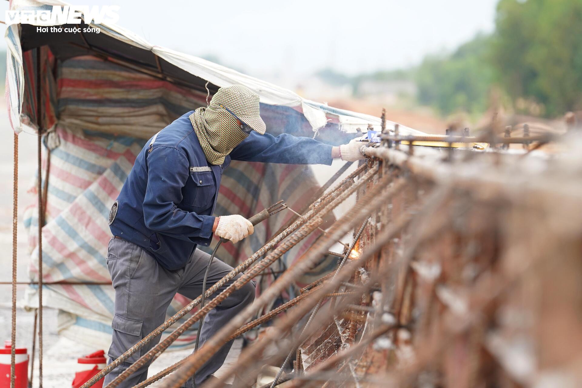 Vành đai 3 qua Đồng Nai thi công thần tốc, sẵn sàng thông xe toàn tuyến- Ảnh 8. Vành đai 3 qua Đồng Nai thi công thần tốc, sẵn sàng thông xe toàn tuyến- Ảnh 8.