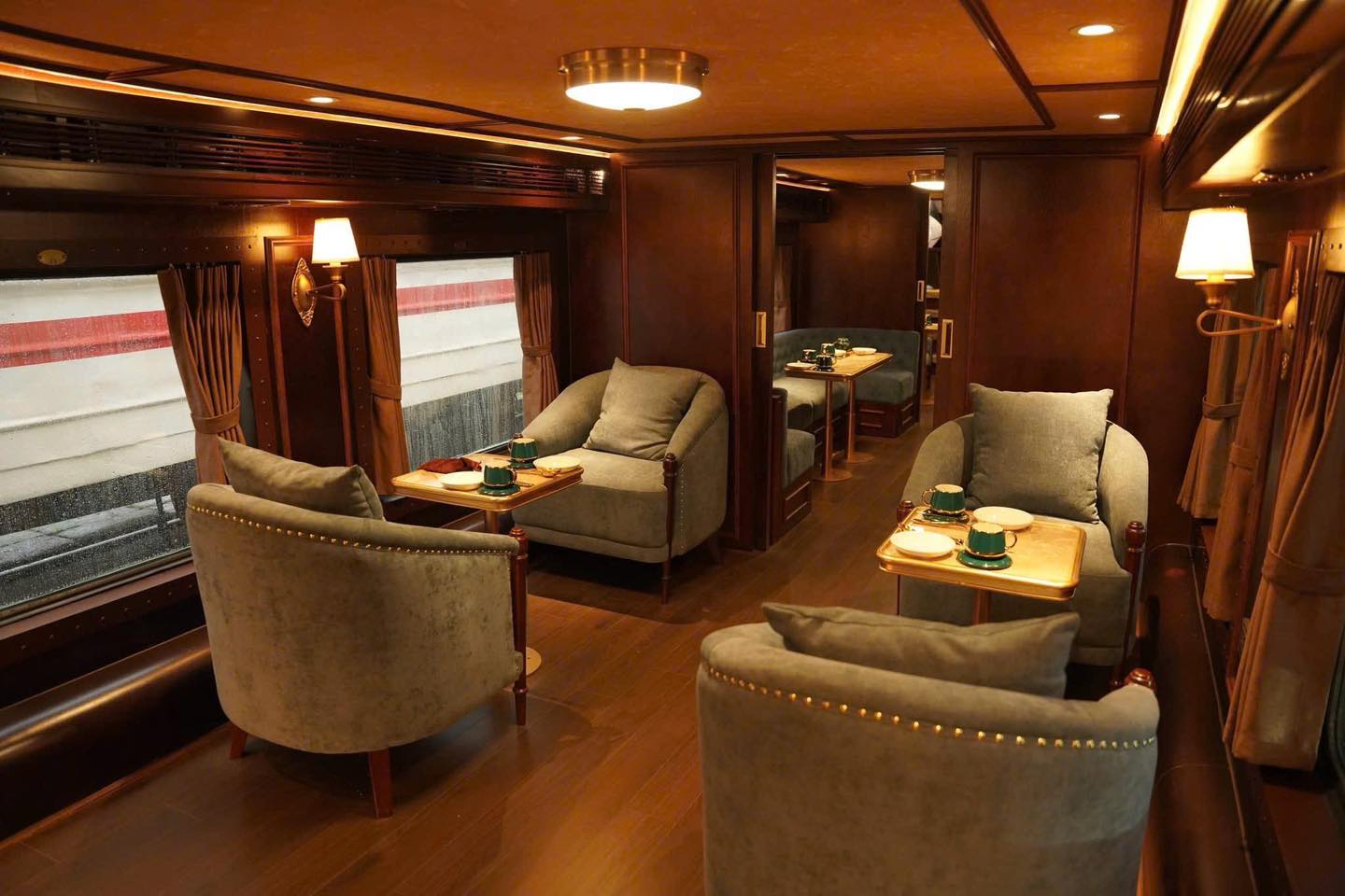 Có gì trên đoàn tàu 2 tầng đầu tiên tại Hà Nội, giá vé tới 550k - 750k?- Ảnh 4.