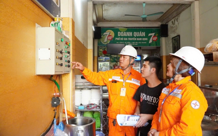 Ngành điện cảnh báo khẩn toàn bộ người dân, khuyến khích nên làm 1 việc- Ảnh 1. Ngành điện cảnh báo khẩn toàn bộ người dân, khuyến khích nên làm 1 việc- Ảnh 1.