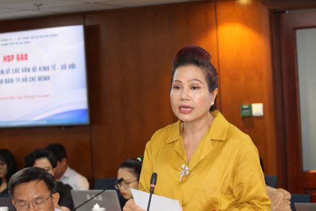 Cựu Tổng Giám đốc công ty vàng SJC bị cáo buộc đưa nguyên liệu bên ngoài để sản xuất trái phép hàng nghìn lượng vàng, giữ lại vàng bình ổn để bán ra ngoài với giá cao hơn niêm yết- Ảnh 1.