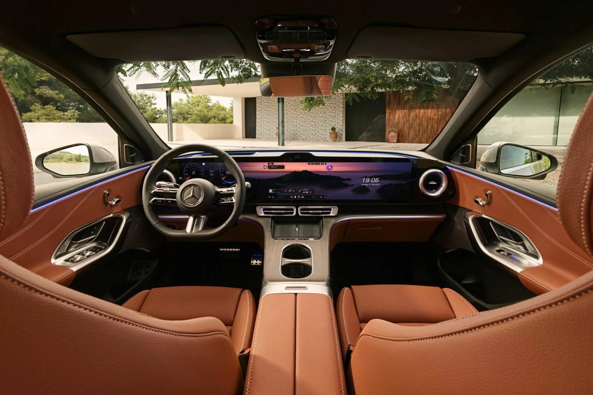 SUV bán chạy nhất của Mercedes tại Việt Nam có bản chạy điện: Lột xác từ trong ra ngoài, tầm hoạt động hơn 700 km- Ảnh 6. SUV bán chạy nhất của Mercedes tại Việt Nam có bản chạy điện: Lột xác từ trong ra ngoài, tầm hoạt động hơn 700 km- Ảnh 6.