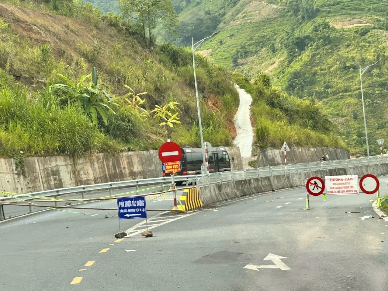 Cầu cạn 1.400 tỷ có trụ 83m cao nhất Việt Nam ngưng hoạt động sau 1 năm khai thác: DN nào đứng sau?- Ảnh 1.