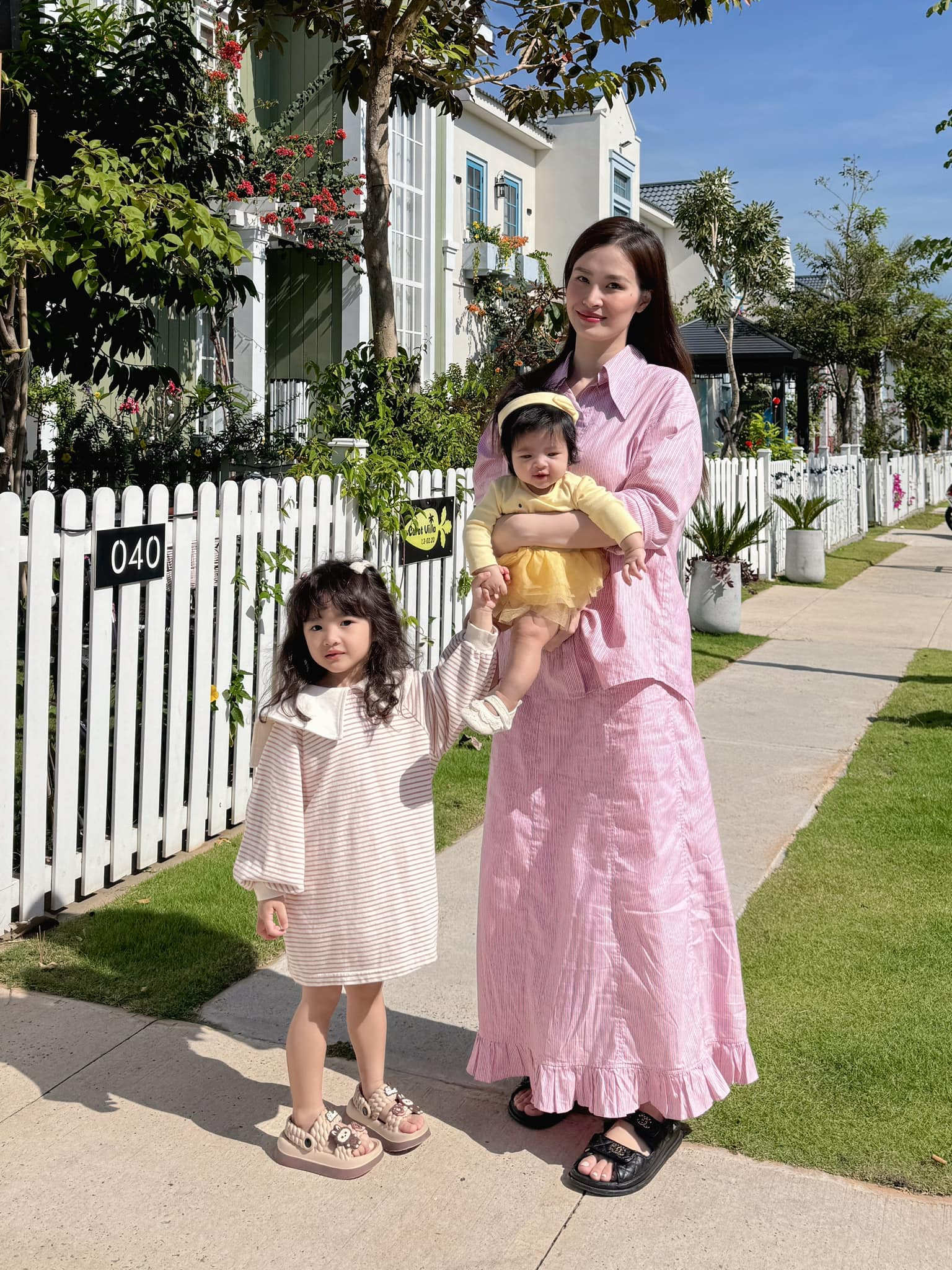 "Trưởng công chúa" Winnie - ái nữ thừa kế tập đoàn: Xinh xắn, học giỏi, hát hay, chơi thể thao đỉnh... thì ra tiểu thuyết không lừa chúng ta- Ảnh 14. "Trưởng công chúa" Winnie - ái nữ thừa kế tập đoàn: Xinh xắn, học giỏi, hát hay, chơi thể thao đỉnh... thì ra tiểu thuyết không lừa chúng ta- Ảnh 14.