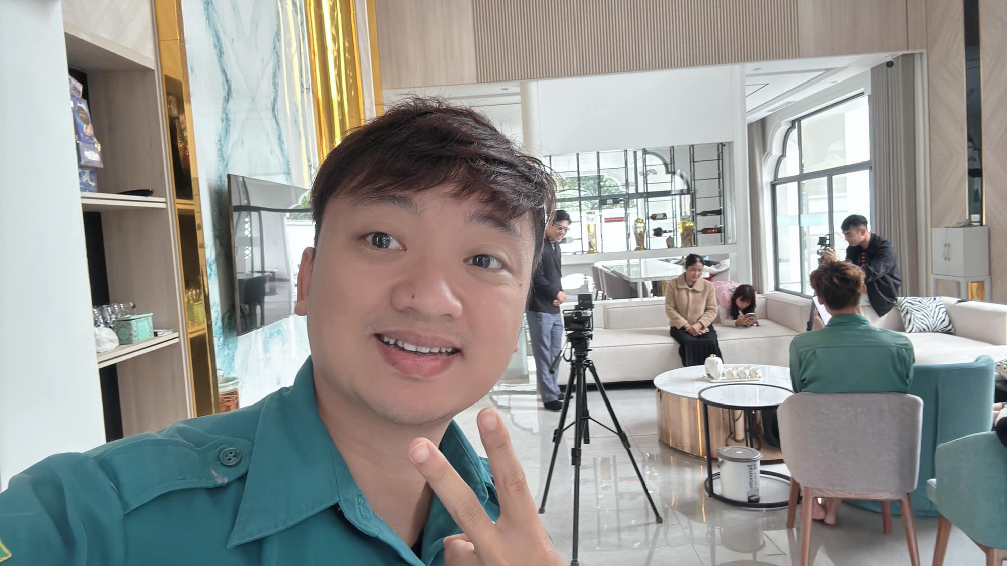 Đức SVM - “Chủ tịch giả nghèo và cái kết…” là ai?- Ảnh 4. Đức SVM - “Chủ tịch giả nghèo và cái kết…” là ai?- Ảnh 4.