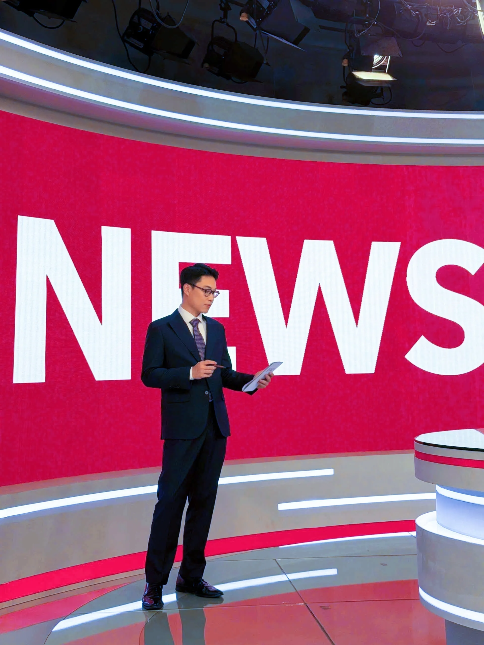 MC sinh năm 1996 gây sốt bởi màn phát âm tiếng Anh trên Vietnam Today: IELTS 9.0 thì cũng cũng ha!- Ảnh 3.