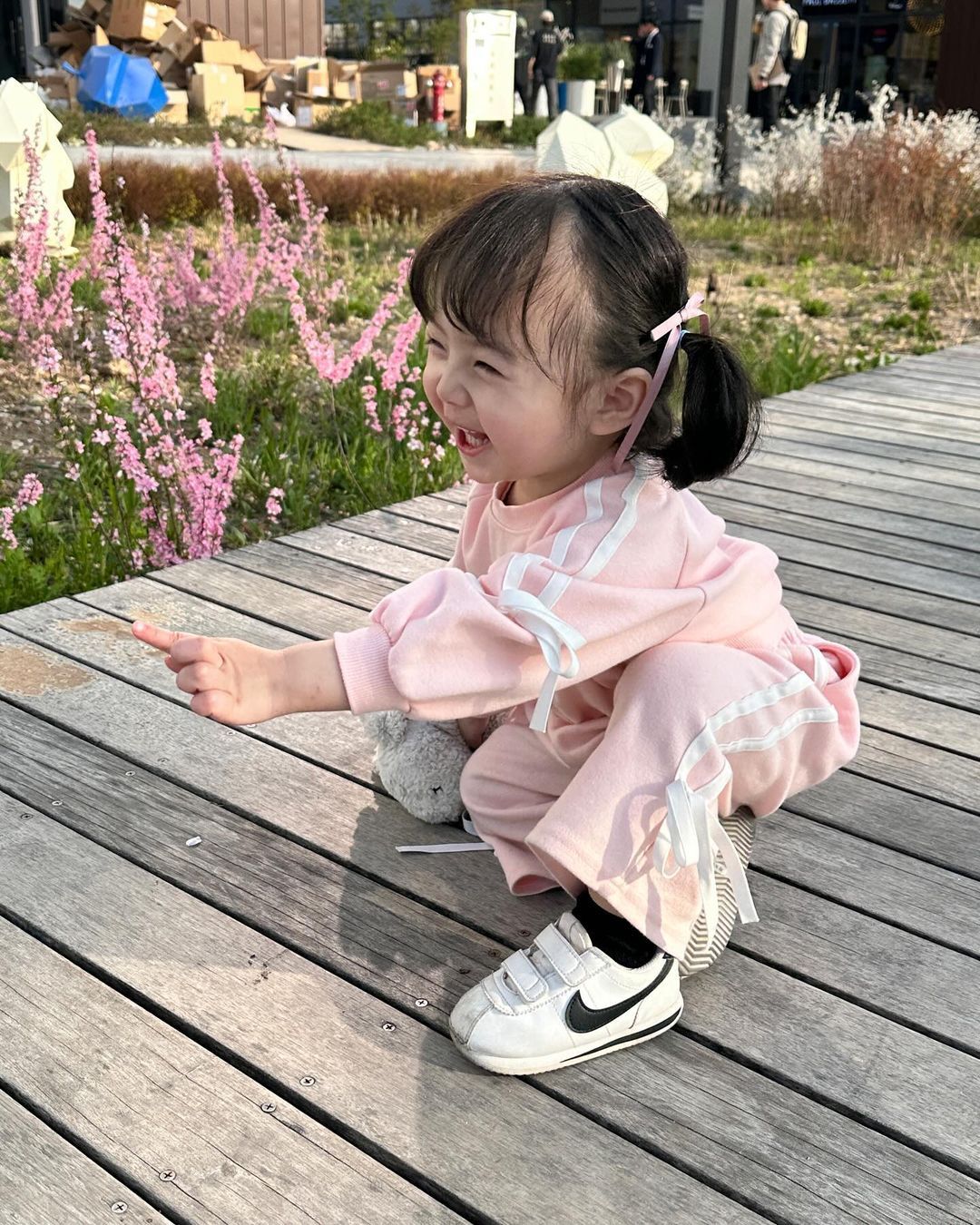 Dấu hiệu của 1 em bé có năng khiếu học giỏi các môn ngôn ngữ, ngoại ngữ- Ảnh 4.