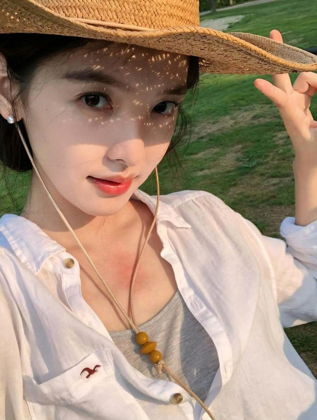 Nữ thần 10 triệu người say đắm: Cả đời chung thuỷ với 1 item, xinh đến nỗi chỉ muốn nhắm mắt yêu luôn!- Ảnh 1. Nữ thần 10 triệu người say đắm: Cả đời chung thuỷ với 1 item, xinh đến nỗi chỉ muốn nhắm mắt yêu luôn!- Ảnh 1.