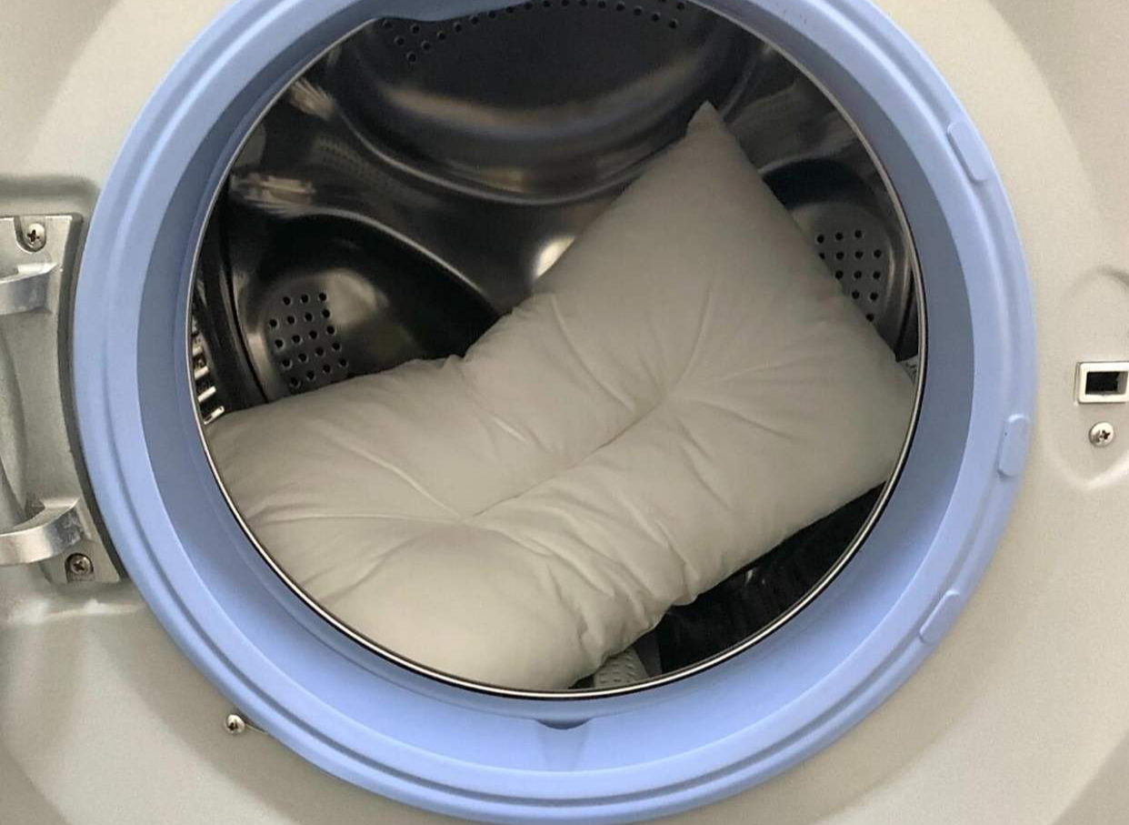 Vạch trần 2 ổ vi khuẩn rình rập ngay trên giường ngủ, bẩn đến mức không dám tin vào mắt mình!- Ảnh 2. Vạch trần 2 ổ vi khuẩn rình rập ngay trên giường ngủ, bẩn đến mức không dám tin vào mắt mình!- Ảnh 2.