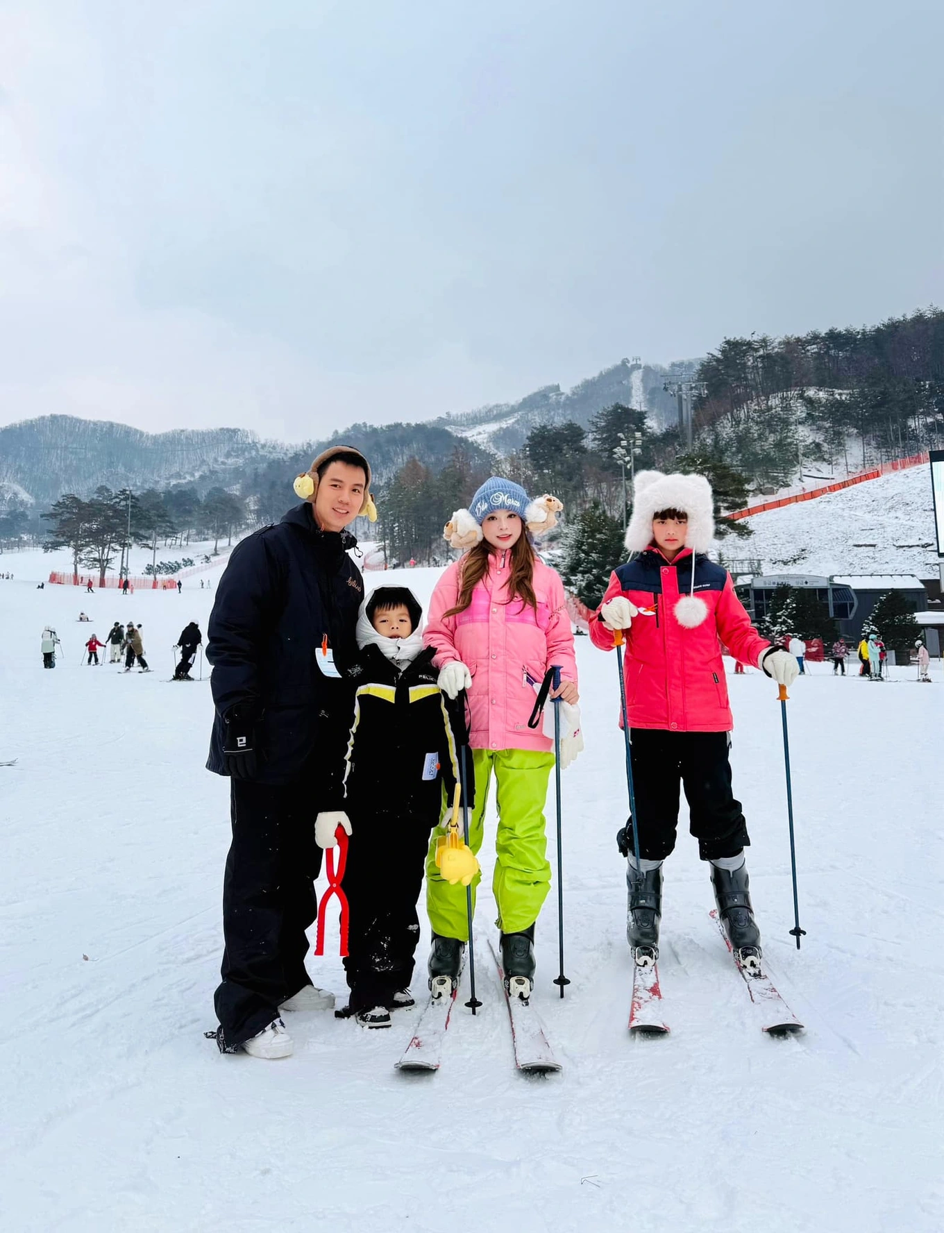 Mỹ nhân Hà thành lấy chồng Sài Gòn giàu có: Chồng cho 24 tỷ mua sắm, mẹ 2 con trẻ đẹp như gái 18- Ảnh 2.