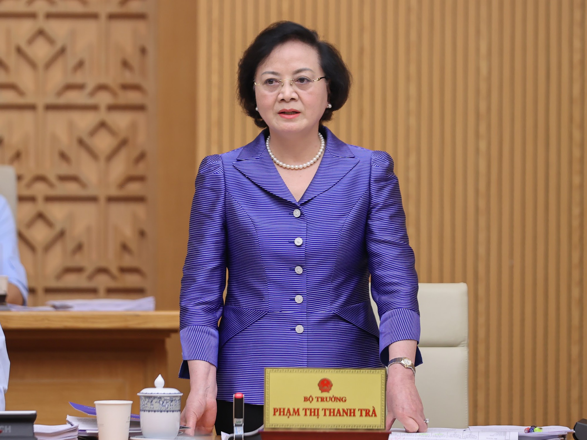Bộ trưởng Bộ Nội vụ nói về cải cách tiền lương, điều chỉnh phụ cấp, khung vị trí việc làm...- Ảnh 1. Bộ trưởng Bộ Nội vụ nói về cải cách tiền lương, điều chỉnh phụ cấp, khung vị trí việc làm...- Ảnh 1.