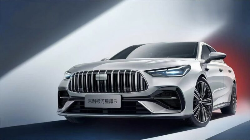 Hãng xe xây nhà máy 4.100 tỷ tại Hưng Yên ra mắt đối thủ Toyota Camry: siêu tiết kiệm xăng, ngoại hình như Mercedes, giá mềm từ 332 triệu đồng- Ảnh 1. Hãng xe xây nhà máy 4.100 tỷ tại Hưng Yên ra mắt đối thủ Toyota Camry: siêu tiết kiệm xăng, ngoại hình như Mercedes, giá mềm từ 332 triệu đồng- Ảnh 1.