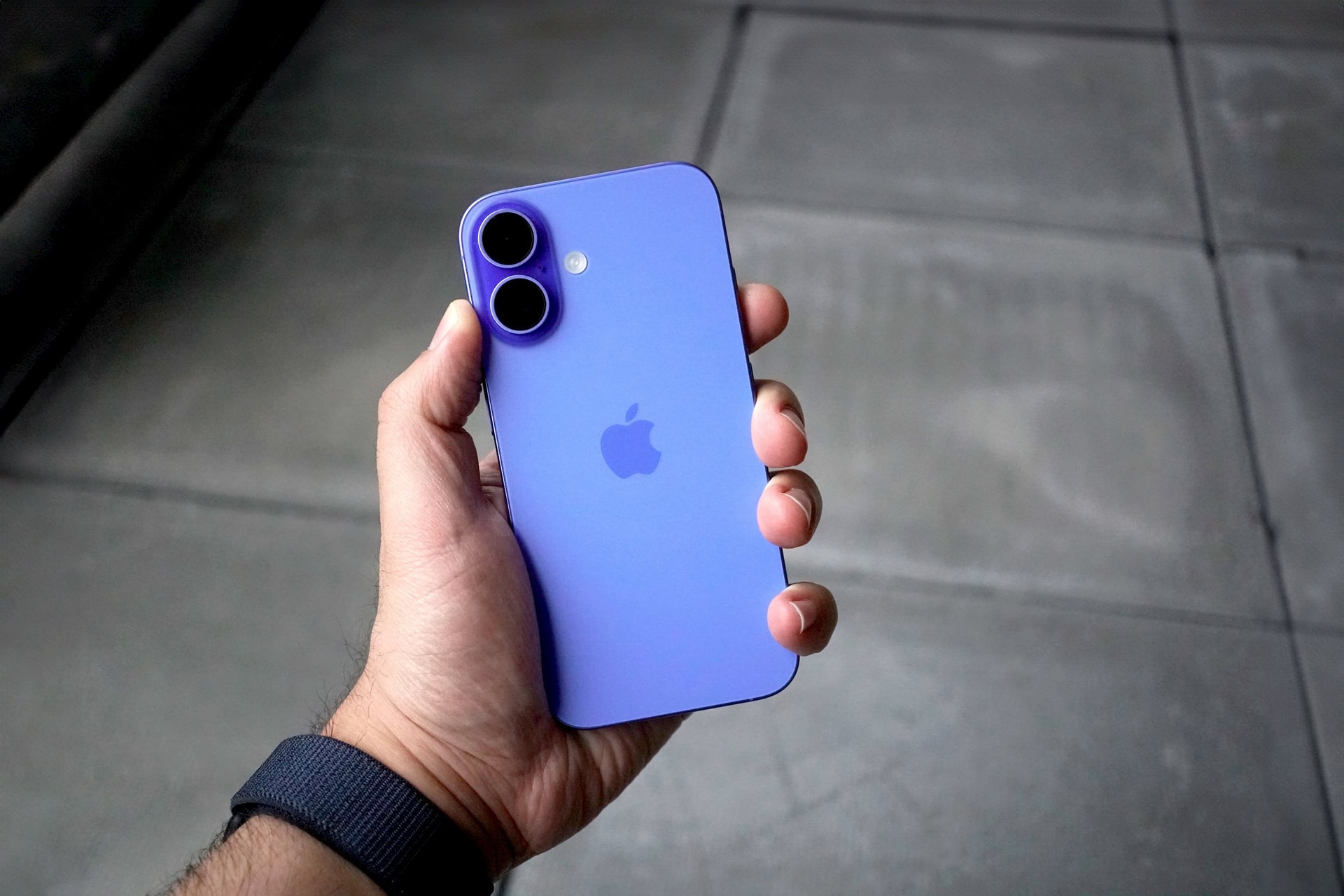 Bị chê dai dẳng suốt nhiều năm, cuối cùng iPhone 17 đã có tính năng mà đến "điện thoại giá 3 triệu" còn có- Ảnh 3. Bị chê dai dẳng suốt nhiều năm, cuối cùng iPhone 17 đã có tính năng mà đến "điện thoại giá 3 triệu" còn có- Ảnh 3.