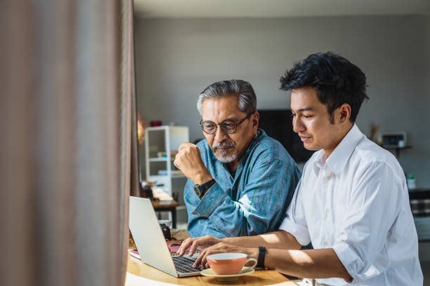 Đàn ông ngoài 50 tuổi bị ‘xua đuổi’ tại Hàn Quốc: Nỗi đau của thế hệ từng làm nên ‘Kỳ tích sông Hàn’ để rồi giờ đây bị xa lánh- Ảnh 4. Đàn ông ngoài 50 tuổi bị ‘xua đuổi’ tại Hàn Quốc: Nỗi đau của thế hệ từng làm nên ‘Kỳ tích sông Hàn’ để rồi giờ đây bị xa lánh- Ảnh 4.