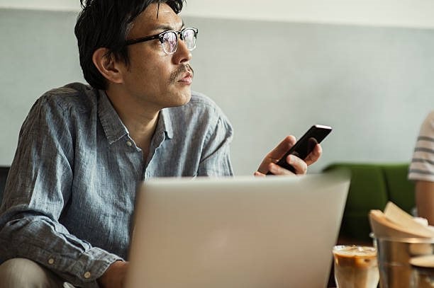 Đàn ông ngoài 50 tuổi bị ‘xua đuổi’ tại Hàn Quốc: Nỗi đau của thế hệ từng làm nên ‘Kỳ tích sông Hàn’ để rồi giờ đây bị xa lánh- Ảnh 1. Đàn ông ngoài 50 tuổi bị ‘xua đuổi’ tại Hàn Quốc: Nỗi đau của thế hệ từng làm nên ‘Kỳ tích sông Hàn’ để rồi giờ đây bị xa lánh- Ảnh 1.