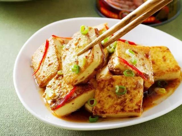 Chủ sạp đậu phụ nói thẳng: 3 loại đậu phụ cho thêm tiền cả nhà tôi cũng chẳng dám ăn- Ảnh 1. Chủ sạp đậu phụ nói thẳng: 3 loại đậu phụ cho thêm tiền cả nhà tôi cũng chẳng dám ăn- Ảnh 1.