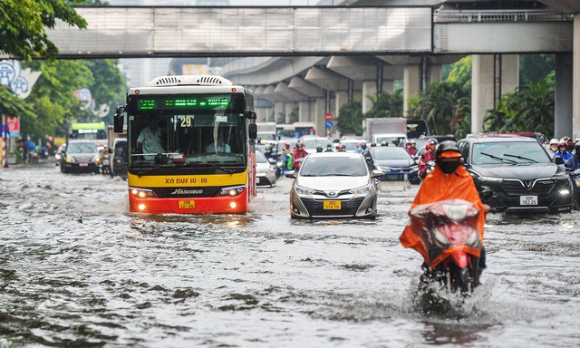 Ngày mai, miền Bắc sẽ có mưa to đến rất to- Ảnh 1. Ngày mai, miền Bắc sẽ có mưa to đến rất to- Ảnh 1.