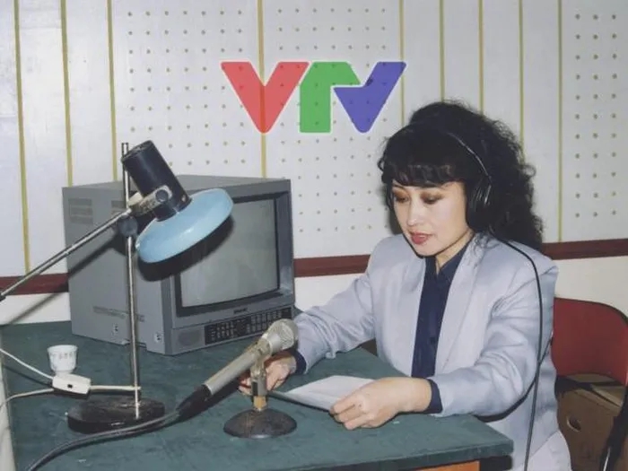 Giọng đọc vàng của Thời sự VTV, nổi tiếng với câu thoại 'Thuê bao quý khách...'- Ảnh 2. Giọng đọc vàng của Thời sự VTV, nổi tiếng với câu thoại 'Thuê bao quý khách...'- Ảnh 2.