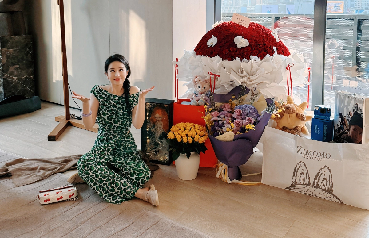 Mỹ nhân bị thời gian “chối bỏ”, giàu khủng nhưng chỉ sống độc thân trong biệt thự cao cấp 16.700m², tìm khắp Trung Quốc cũng hiếm thấy ai như vậy- Ảnh 4.