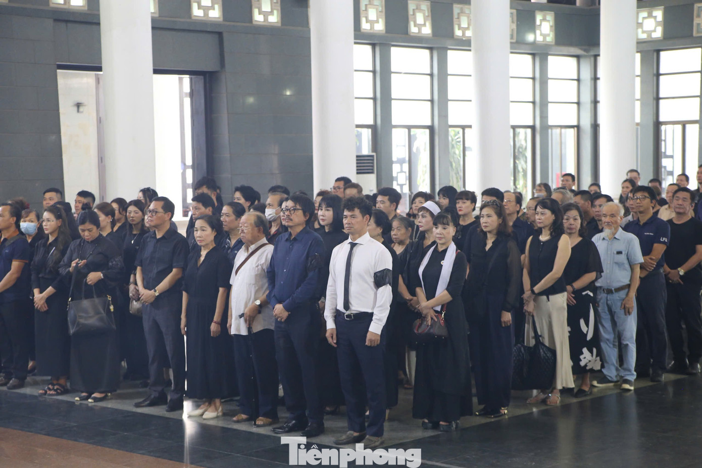 NSND Xuân Bắc, diễn viên Vân Dung viếng NSND Phạm Thị Thành- Ảnh 13. NSND Xuân Bắc, diễn viên Vân Dung viếng NSND Phạm Thị Thành- Ảnh 13.