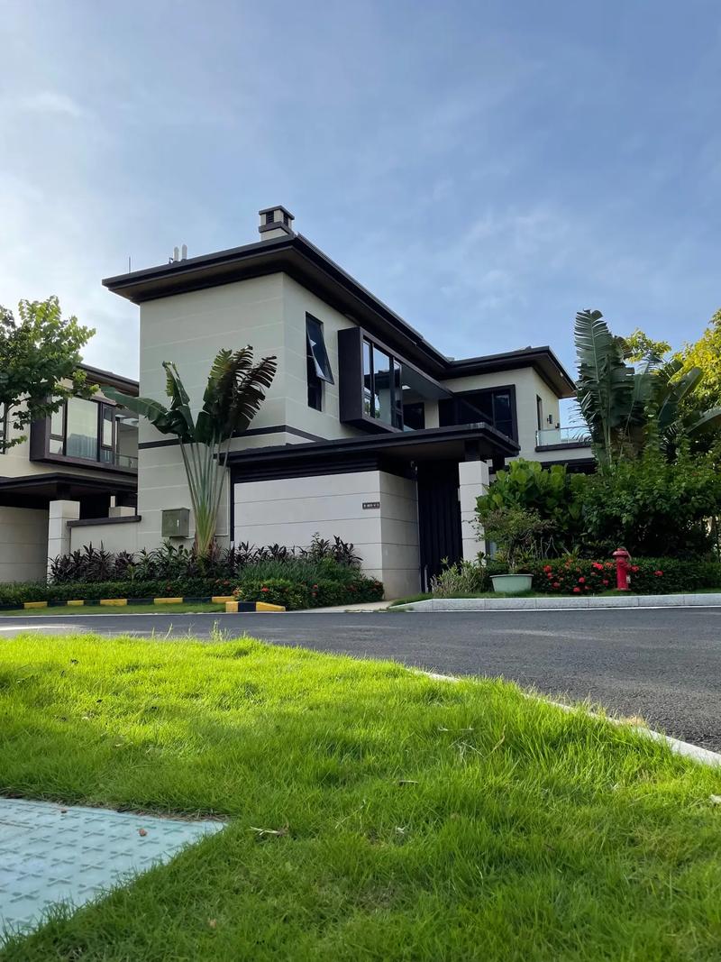 Sống trong biệt thự 200m2, lương hưu 30 triệu đồng, cựu giám đốc nghẹn ngào nhìn sang bạn ở nhà cũ 30m2 bán hoa quả: “Chỉ ước sướng bằng ông”- Ảnh 1. Sống trong biệt thự 200m2, lương hưu 30 triệu đồng, cựu giám đốc nghẹn ngào nhìn sang bạn ở nhà cũ 30m2 bán hoa quả: “Chỉ ước sướng bằng ông”- Ảnh 1.