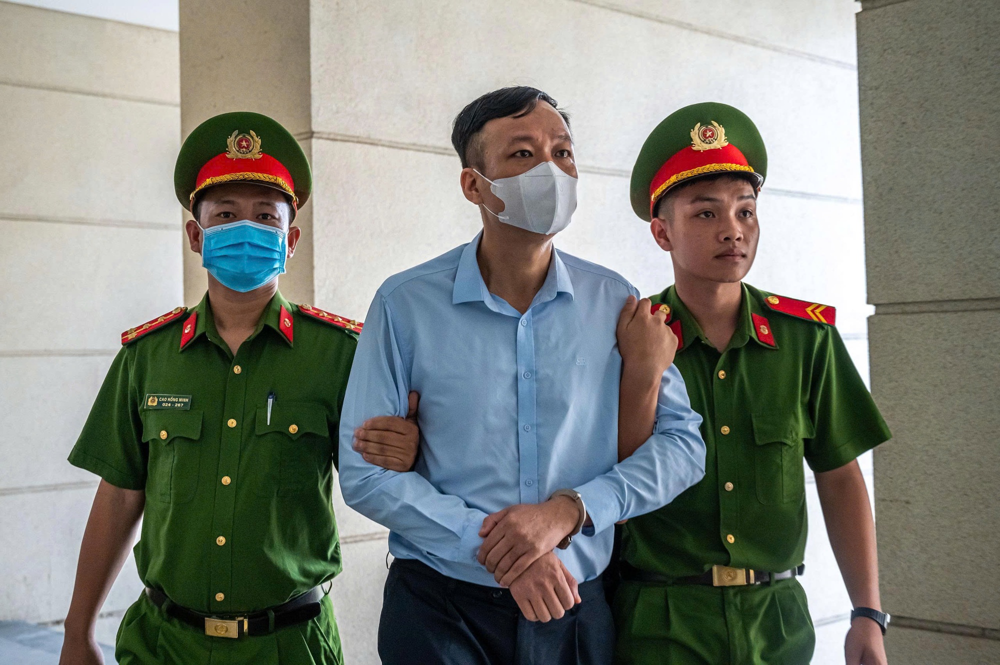Cựu phó Chủ nhiệm Văn phòng Quốc hội, cựu Trợ lý Chủ tịch Quốc hội hầu toà- Ảnh 3.