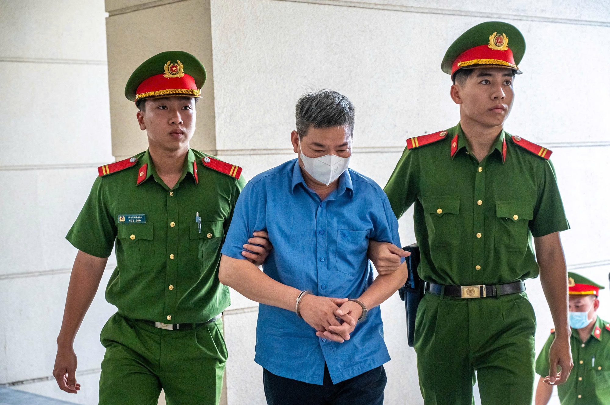 Cựu phó Chủ nhiệm Văn phòng Quốc hội, cựu Trợ lý Chủ tịch Quốc hội hầu toà- Ảnh 8.