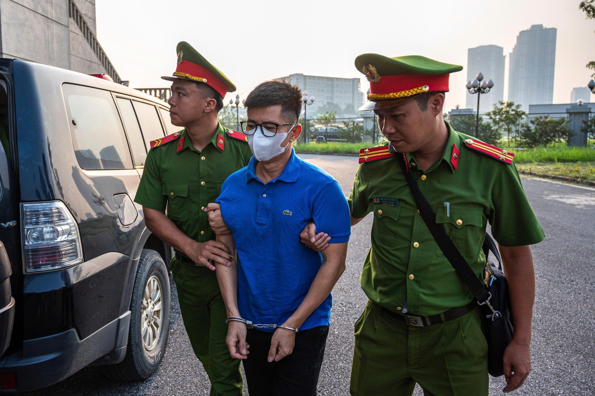 Cựu phó Chủ nhiệm Văn phòng Quốc hội, cựu Trợ lý Chủ tịch Quốc hội hầu toà- Ảnh 1.