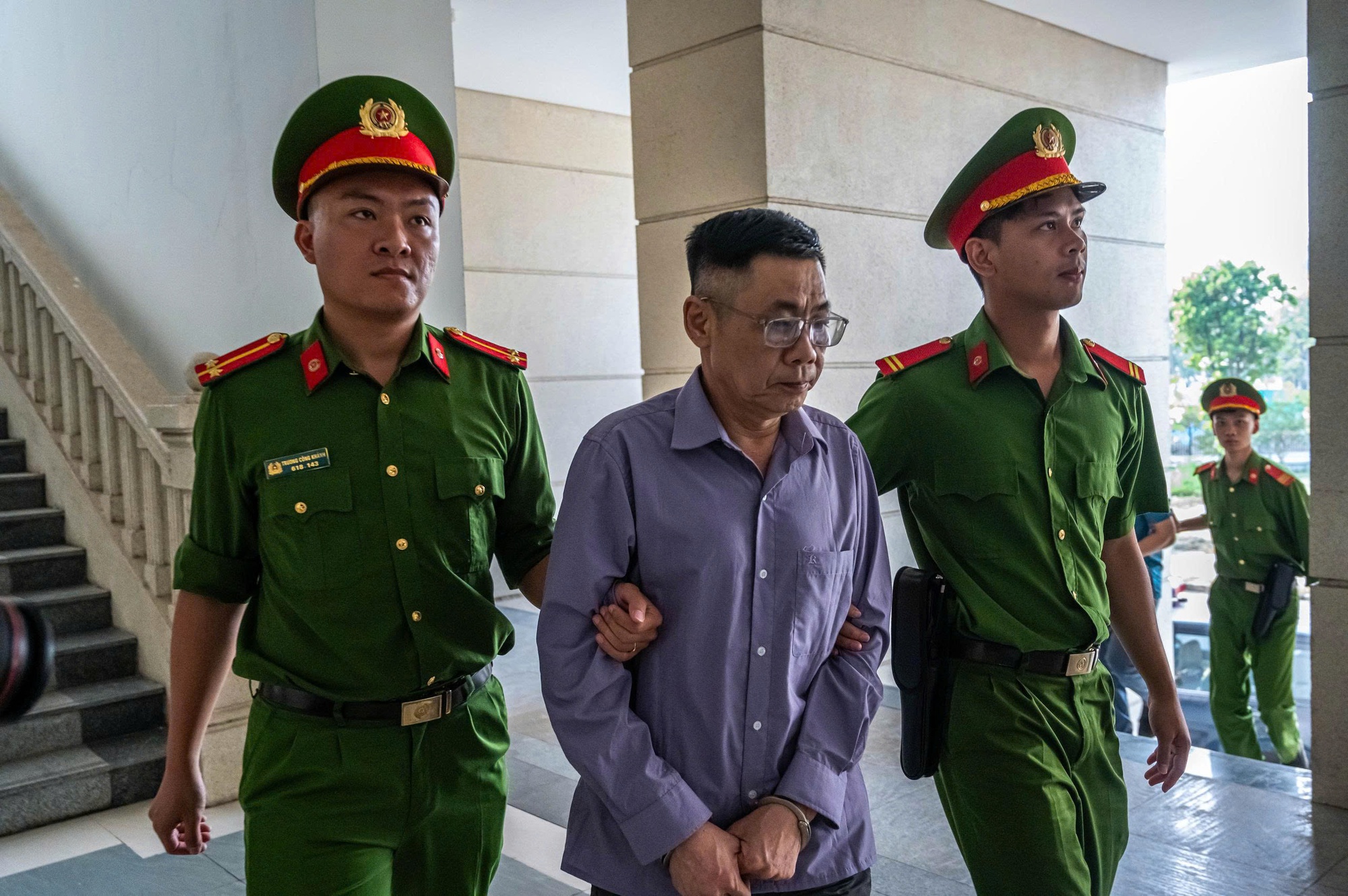 Cựu phó Chủ nhiệm Văn phòng Quốc hội, cựu Trợ lý Chủ tịch Quốc hội hầu toà- Ảnh 11.