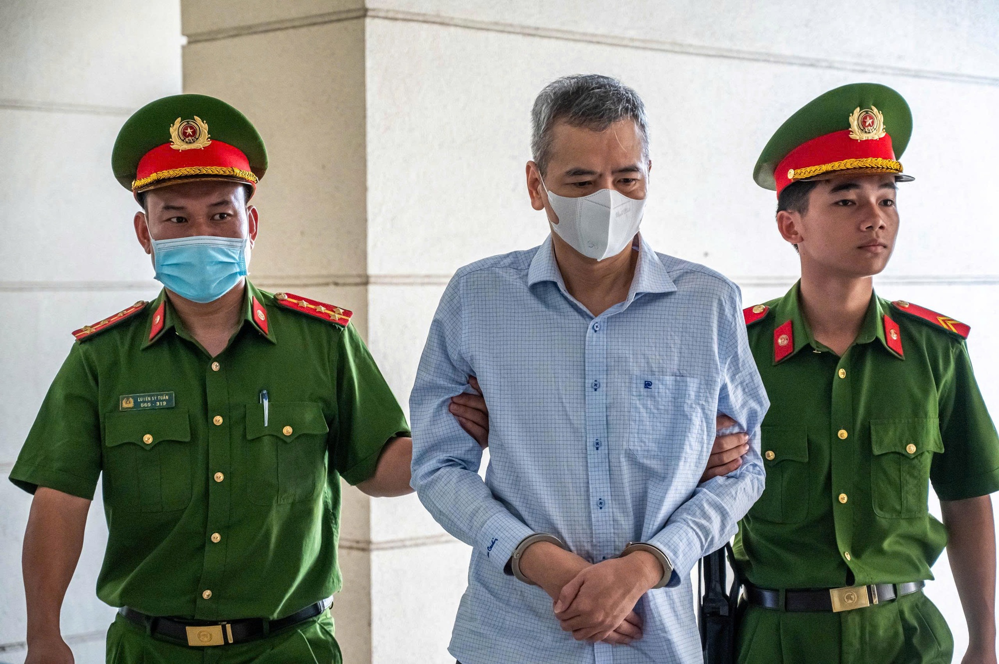 Cựu phó Chủ nhiệm Văn phòng Quốc hội, cựu Trợ lý Chủ tịch Quốc hội hầu toà- Ảnh 13.