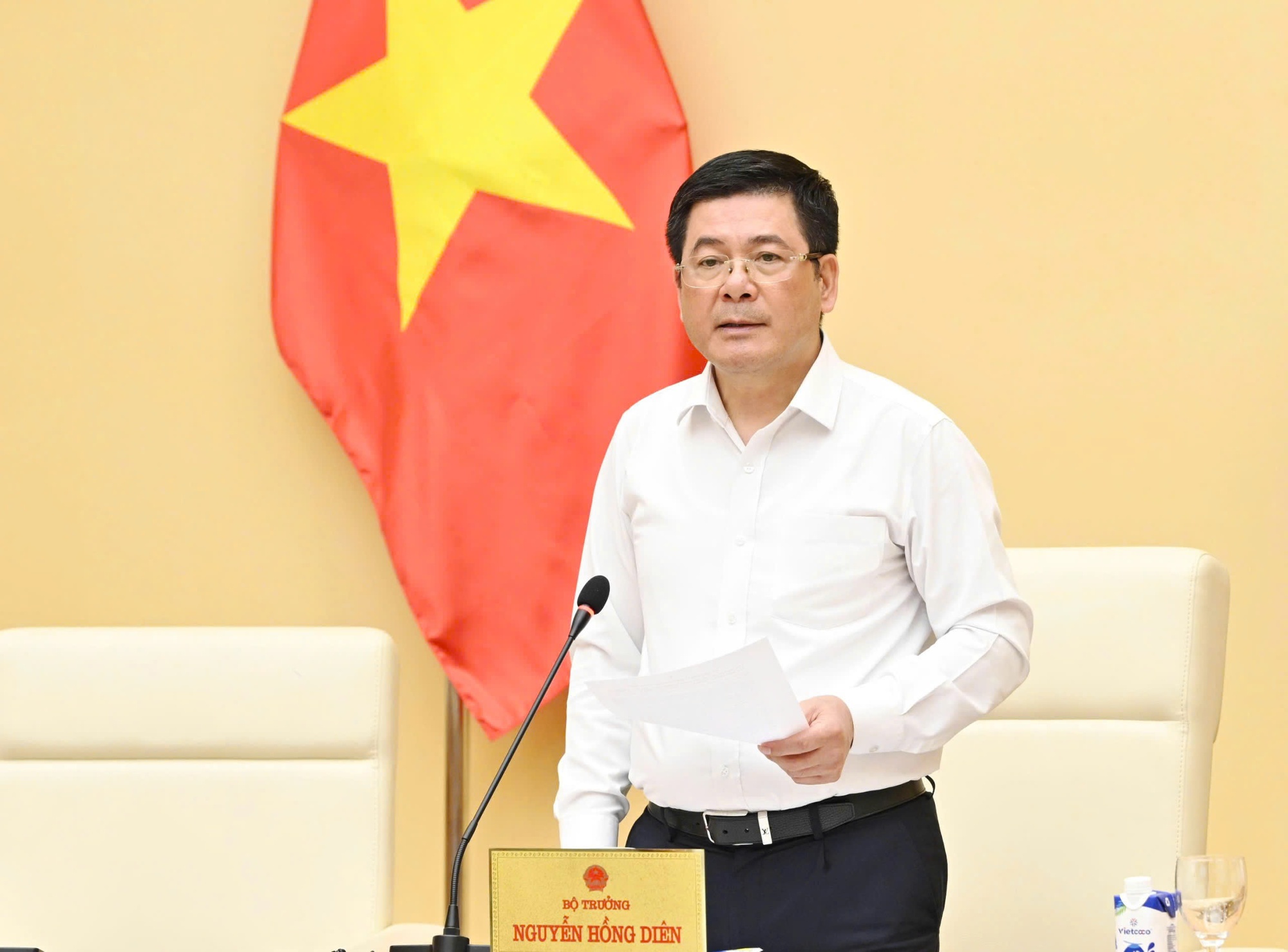Bộ trưởng Bộ Công Thương: Không còn thời gian để chần chừ áp dụng giá điện 2 thành phần- Ảnh 1.