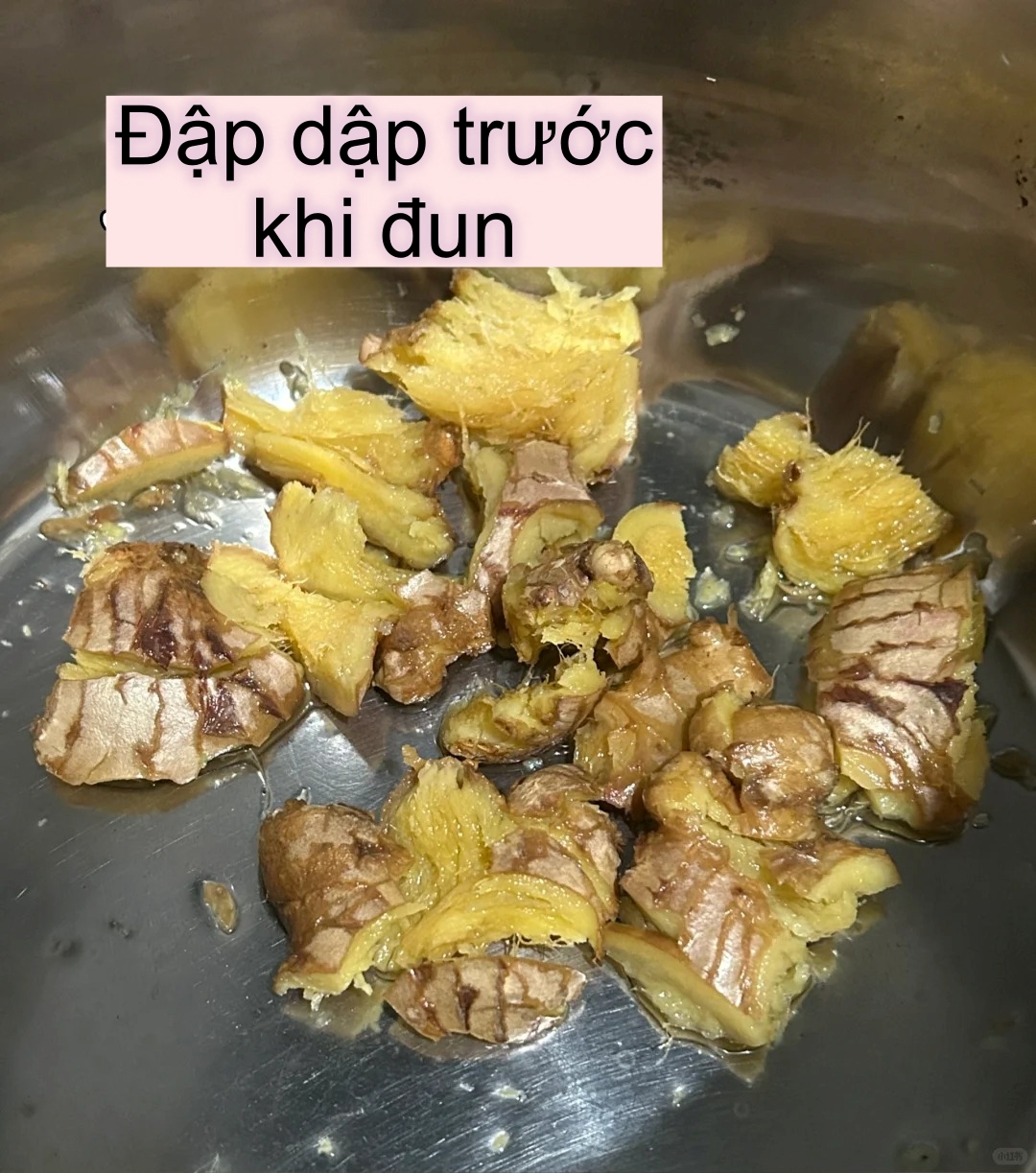 Tôi đun nước gừng để gội đầu, lần đầu tiên tóc rụng kinh khủng nhưng đến lần thứ 3 thì có sự thay đổi đến khó tin- Ảnh 2.