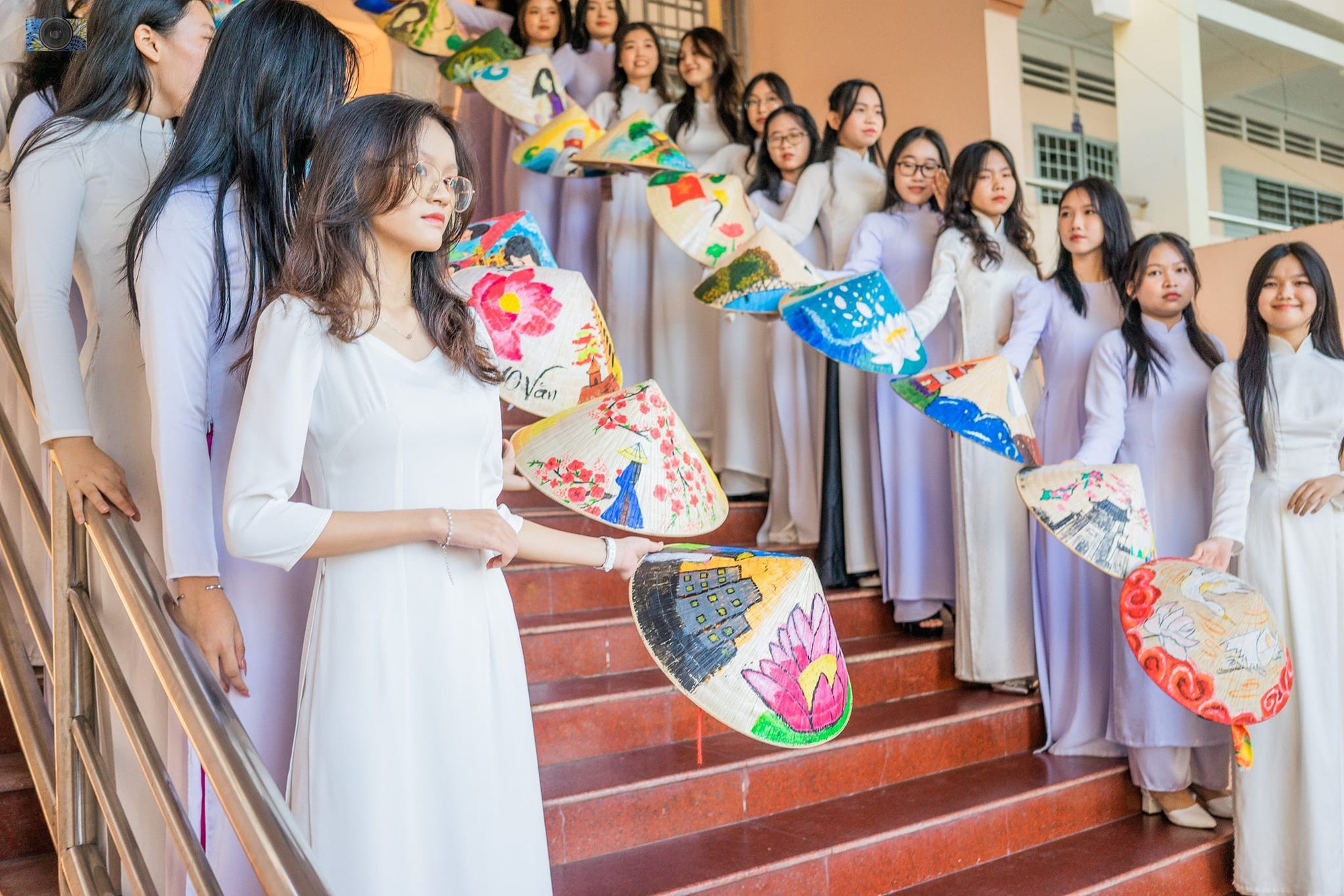 Ngôi trường miền Tây từng làm nên kỳ tích khi có 2 nữ sinh vô địch Đường Lên Đỉnh Olympia, học trò liên tục ẵm giải quốc gia- Ảnh 7. Ngôi trường miền Tây từng làm nên kỳ tích khi có 2 nữ sinh vô địch Đường Lên Đỉnh Olympia, học trò liên tục ẵm giải quốc gia- Ảnh 7.