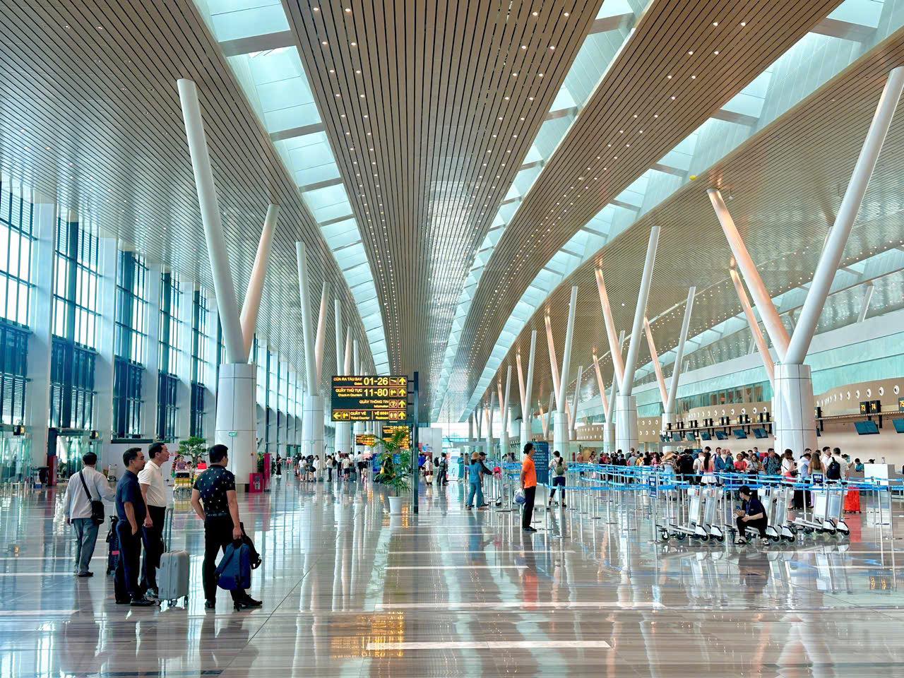 Chỉ tốn 5k để đi xe đến sân bay Tân Sơn Nhất, một cách quá hay mà cực ít người biết đến- Ảnh 1. Chỉ tốn 5k để đi xe đến sân bay Tân Sơn Nhất, một cách quá hay mà cực ít người biết đến- Ảnh 1.