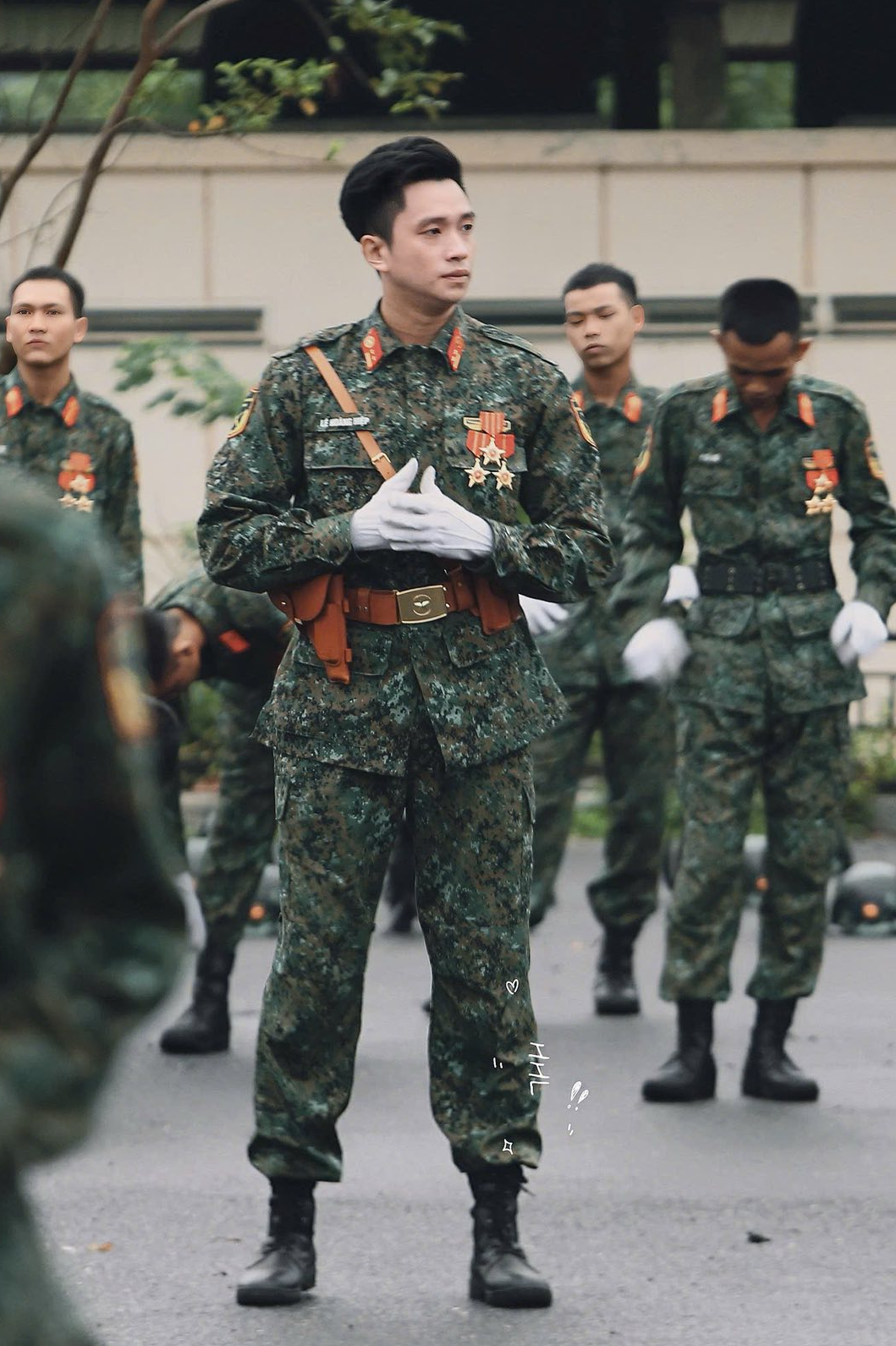Lê Hoàng Hiệp có làn da trắng khiến fangirl phát ghen, thì ra anh quân nhân giữ da kĩ lắm- Ảnh 2. Lê Hoàng Hiệp có làn da trắng khiến fangirl phát ghen, thì ra anh quân nhân giữ da kĩ lắm- Ảnh 2.