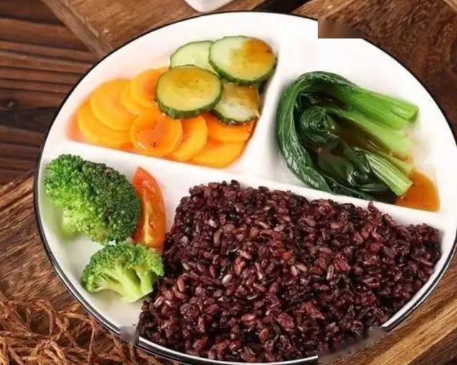 Một người đàn ông 45 tuổi ngất xỉu sau khi ăn và tử vong 4 ngày sau đó, bác sĩ tức giận: Làm sao có thể ăn 2 loại thực phẩm này cùng lúc?- Ảnh 6.