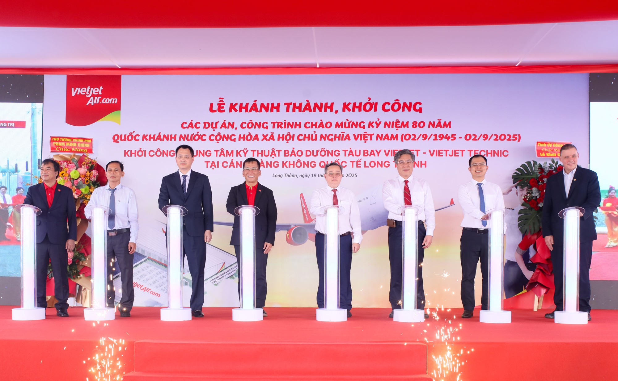 Vietjet Của Tỷ Phú Phương Thảo Hoàn Thành Tăng Vốn Lên 5.916 Tỷ Đồng, Mở Rộng Thêm Mảng Sửa Chữa Bảo Dưỡng Máy Bay- Ảnh 2. Vietjet Của Tỷ Phú Phương Thảo Hoàn Thành Tăng Vốn Lên 5.916 Tỷ Đồng, Mở Rộng Thêm Mảng Sửa Chữa Bảo Dưỡng Máy Bay- Ảnh 2.